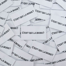Etiquette Tissée C'est Qui La Boss - Maison Klem