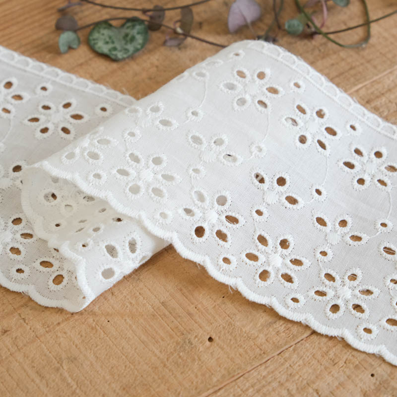 Galon Broderie Anglaise Ecru - Daphné - Maison Klem