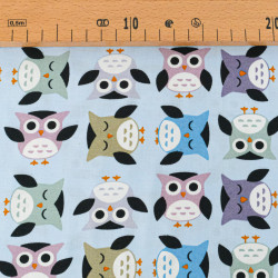 Popeline met print van veelkleurige uilen - Maison Klem