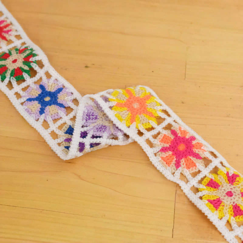 Häkelborte mit Blumen, 50 mm – Maison Klem