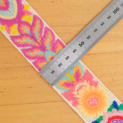 Blumenhäkelspitze mit weißem Hintergrund, 38 mm – Maison Klem