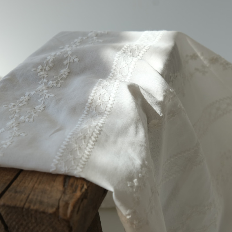 copia di Broderie Anglaise English Garden