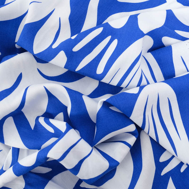 Viscose Bleu Electrique Motif Feuillage Blanc - Maison Klem