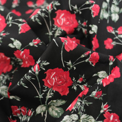 Popeline Motif Rose Fond Noir - Maison Klem