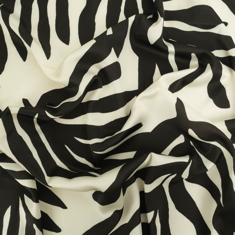 Tissu Satin Effet Soie Ombélia Noir - Maison Klem